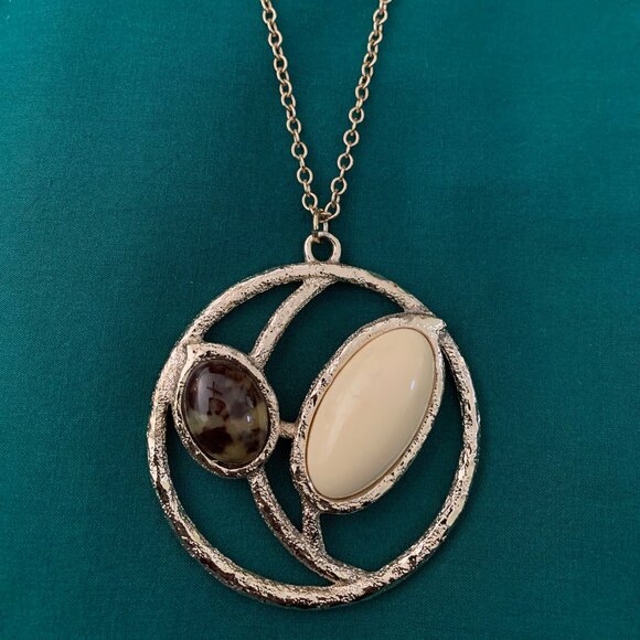 NOS Vintage 1974 DESERT FLOWER Sarah Coventry Pendant Necklace. NEVER Worn - Picture 1 of 6